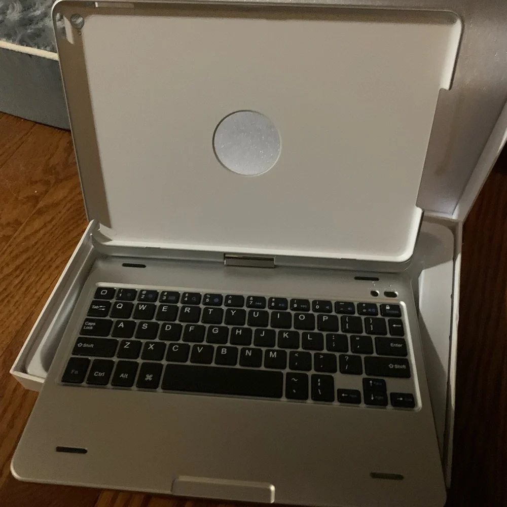 iPad keyboard Bluetooth